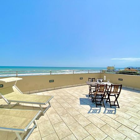 Hotel Avana Fronte Mare Ричоне Екстериор снимка