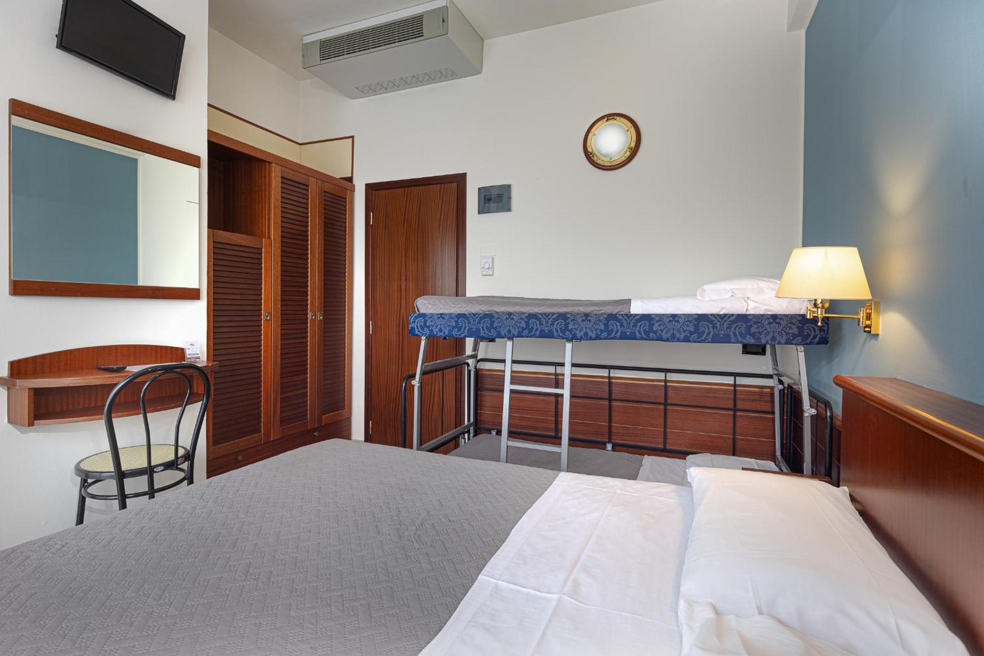 Hotel Avana Fronte Mare Ричоне Екстериор снимка