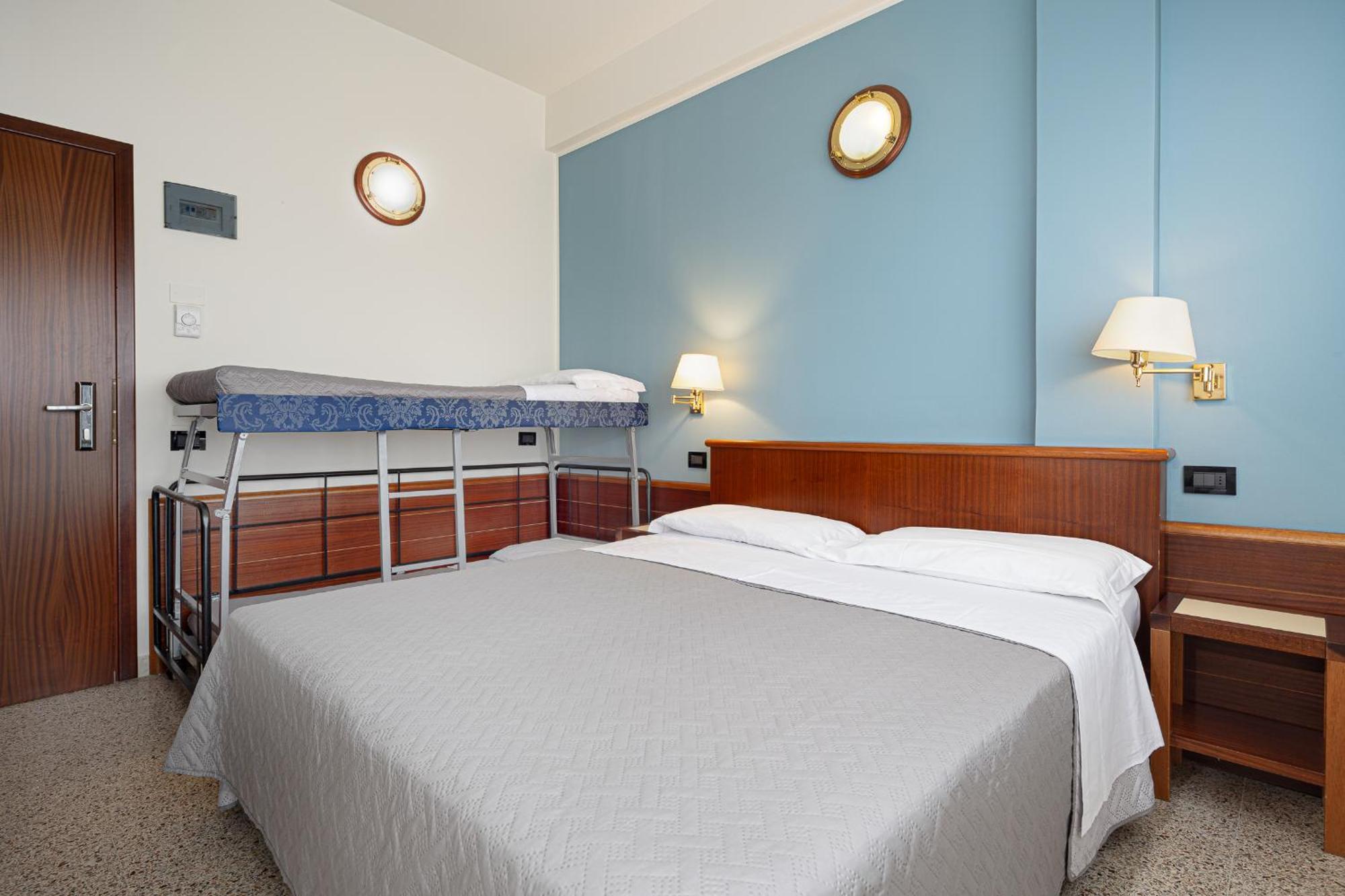 Hotel Avana Fronte Mare Ричоне Екстериор снимка