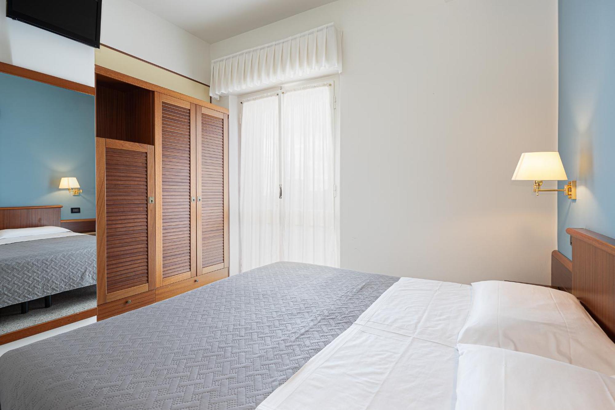 Hotel Avana Fronte Mare Ричоне Екстериор снимка