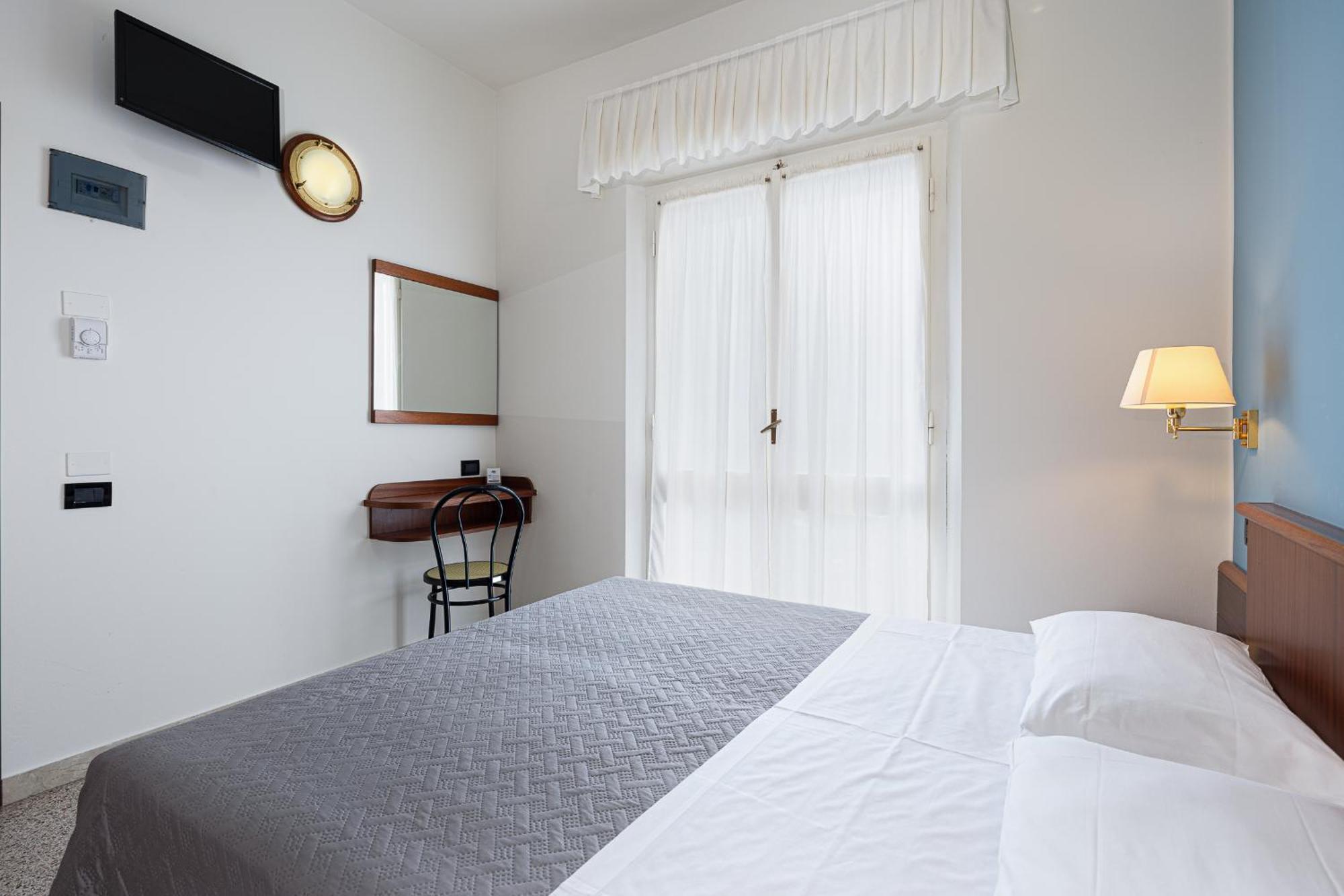 Hotel Avana Fronte Mare Ричоне Екстериор снимка
