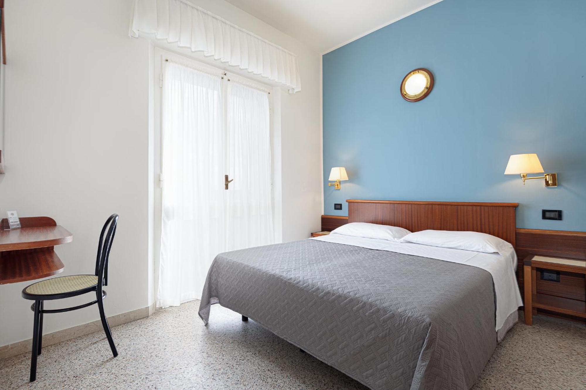 Hotel Avana Fronte Mare Ричоне Екстериор снимка