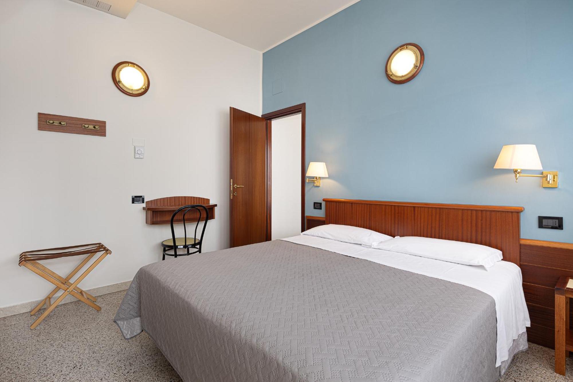Hotel Avana Fronte Mare Ричоне Екстериор снимка