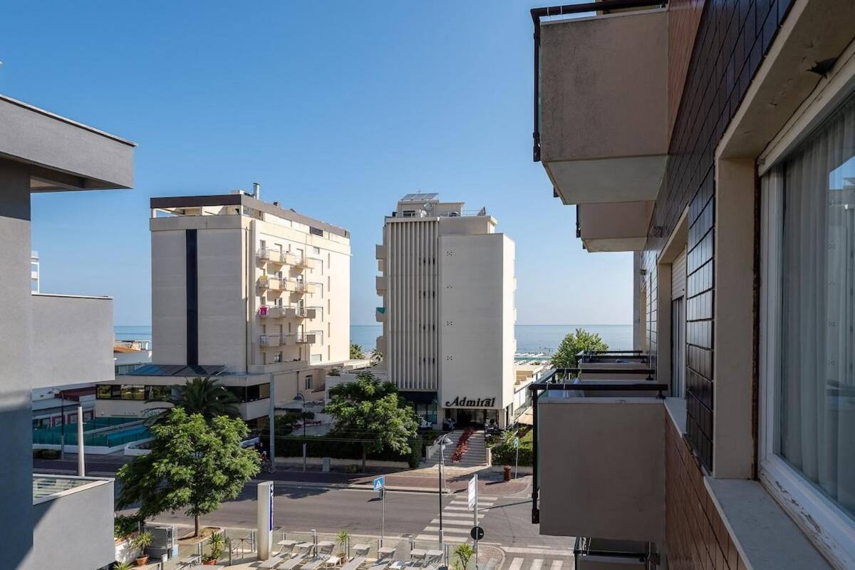 Hotel Avana Fronte Mare Ричоне Екстериор снимка